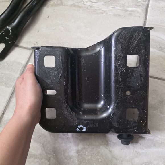 2020-2023 Chevrolet Silverado 2500 3500 Front Left Bumper Bar Bracket - Picture 9 of 12